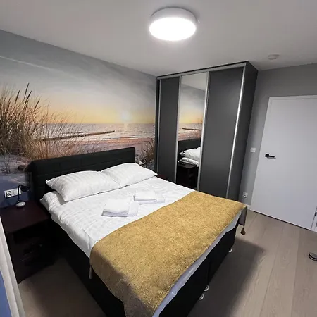 Golden Sun Apartment *